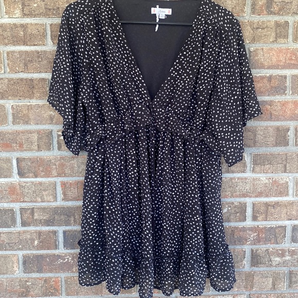 Black ruffly boutique blouse by L. Love size large - Picture 1 of 2